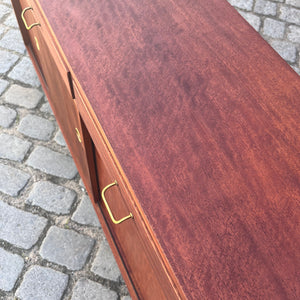 Schuhschrank Teak mit Messinggriffen aus Dänemark