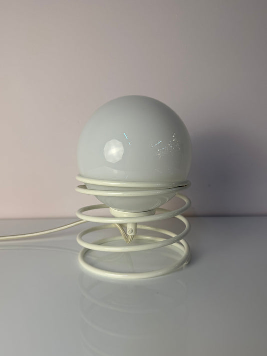 Tischlampe Spirale weiß von Massive Lighting