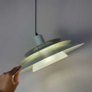 Lamellenlampe weiß mit marmorierter Glaslamelle von Jeka