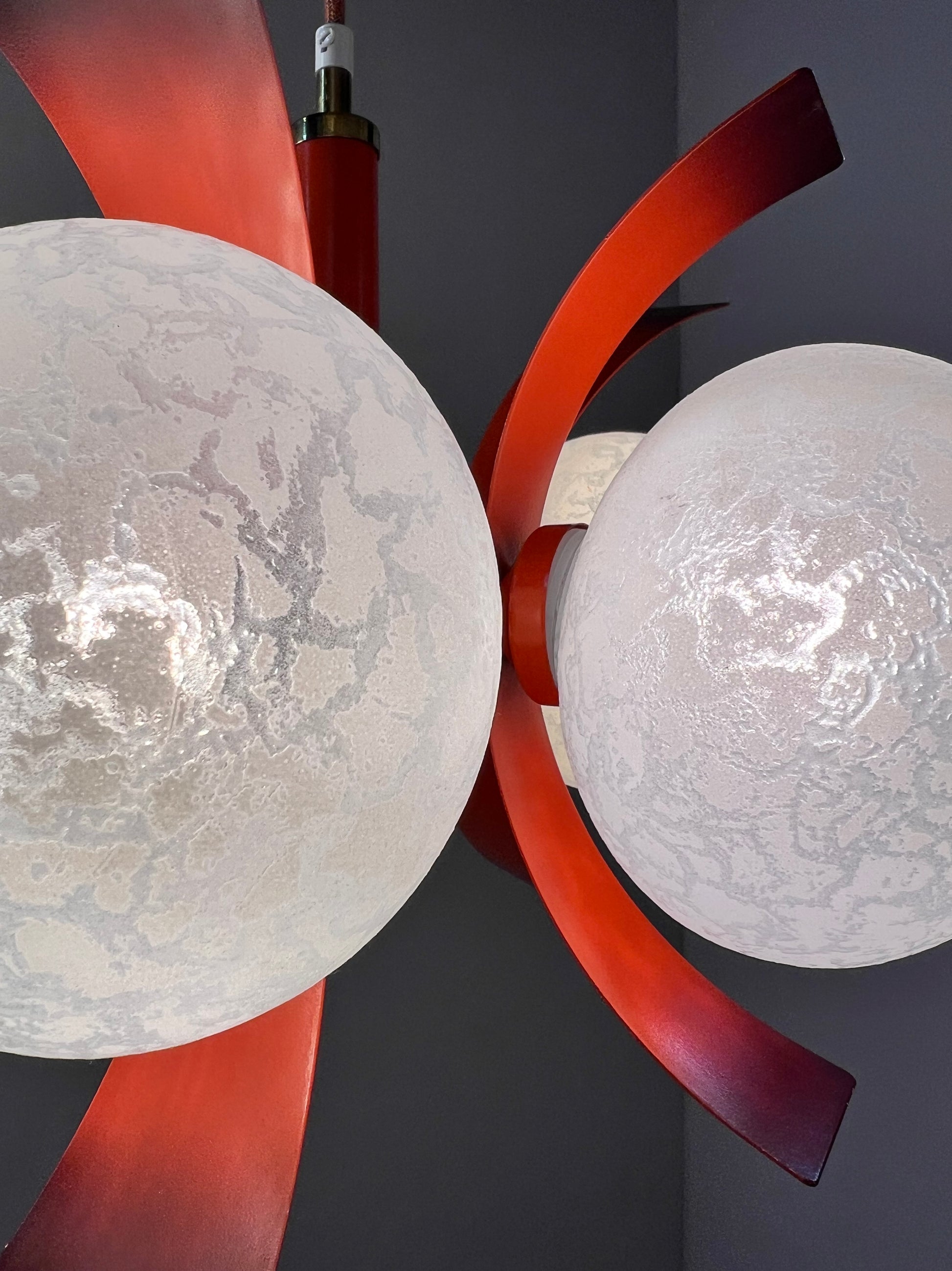 Kronleuchter weiß orange von Richard Essig