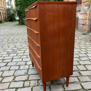 Kommode Teak mit geschwungenen Griffen