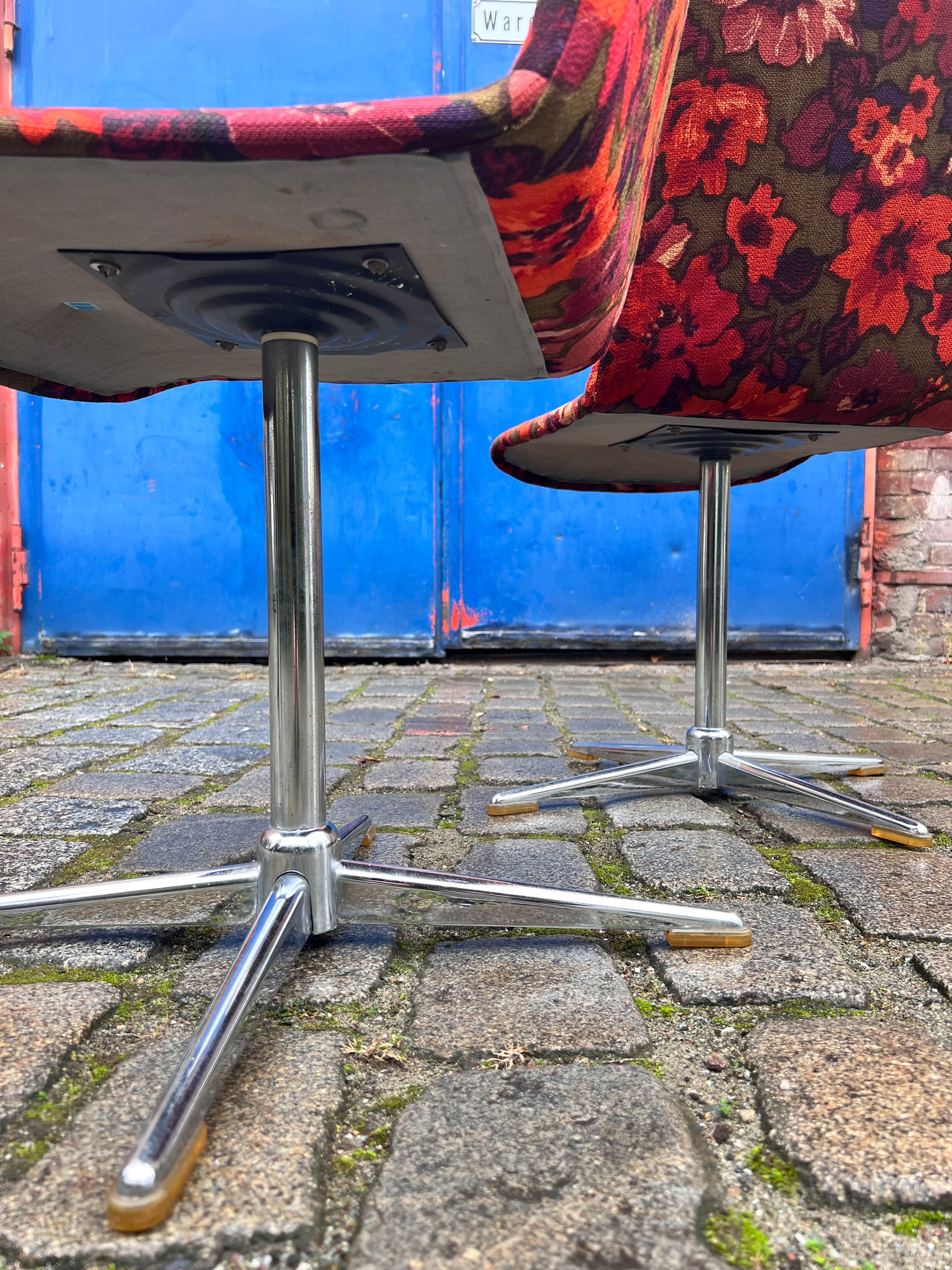 Set: 2x Drehstuhl rot floral von EKA Wohnmöbel