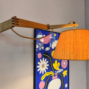 Wandlampe mit Gelenkarm Teak und braun orangenem Schirm