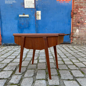 Beistelltisch / Nähkasten Teak aus Dänemark