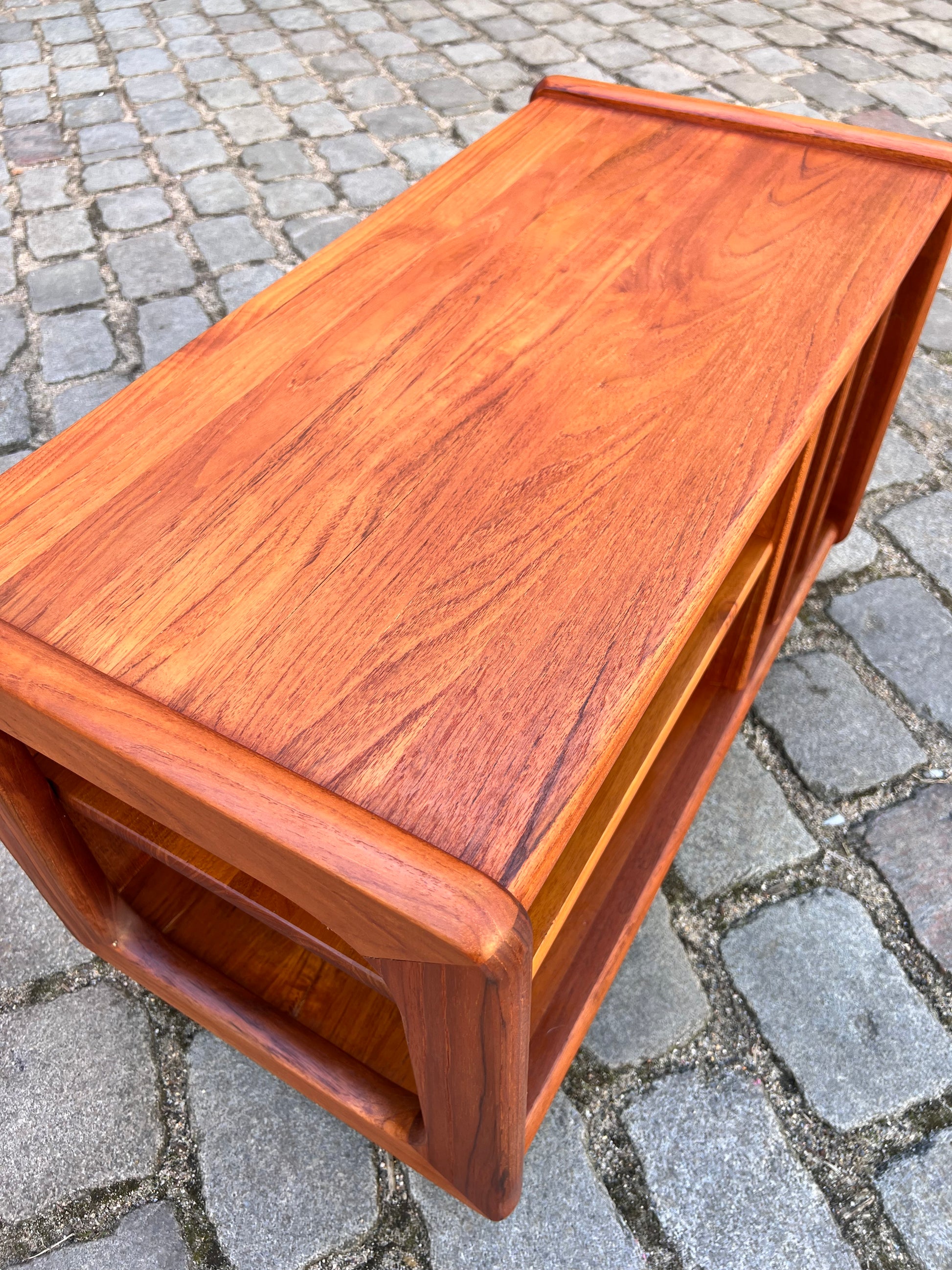 Rollwagen für Schallplatten Teak aus Dänemark
