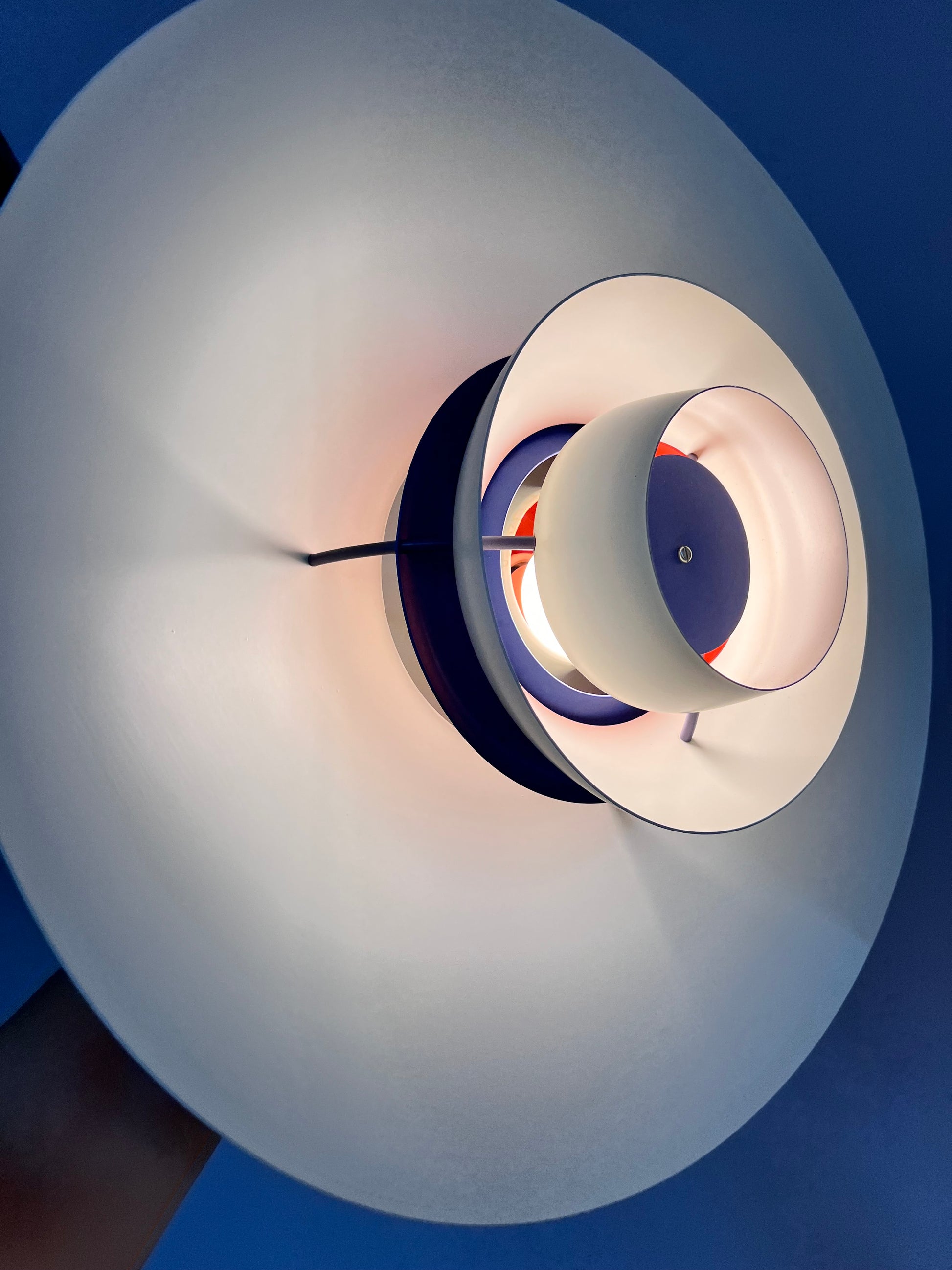 Lamellenlampe PH5 weiß blau von Poul Henningsen für Louis Poulsen