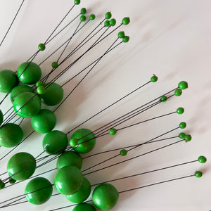 Kinetische Kugelbaum Skulptur Atome creme grün