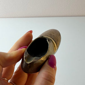 Hand-Aschenbecher Schuh Messing
