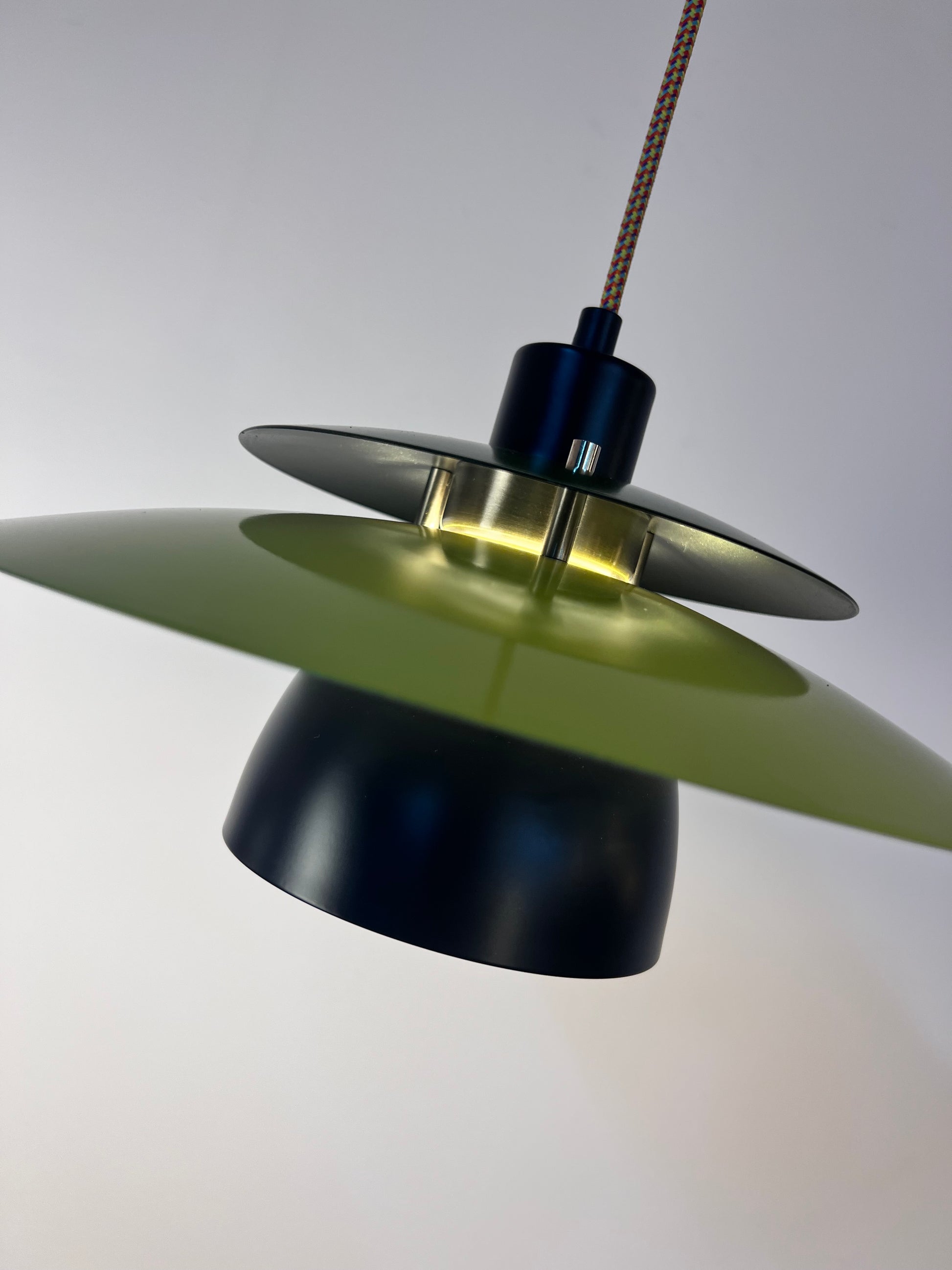 Lamellenlampe teils neu lackiert grün schwarz aus Dänemark