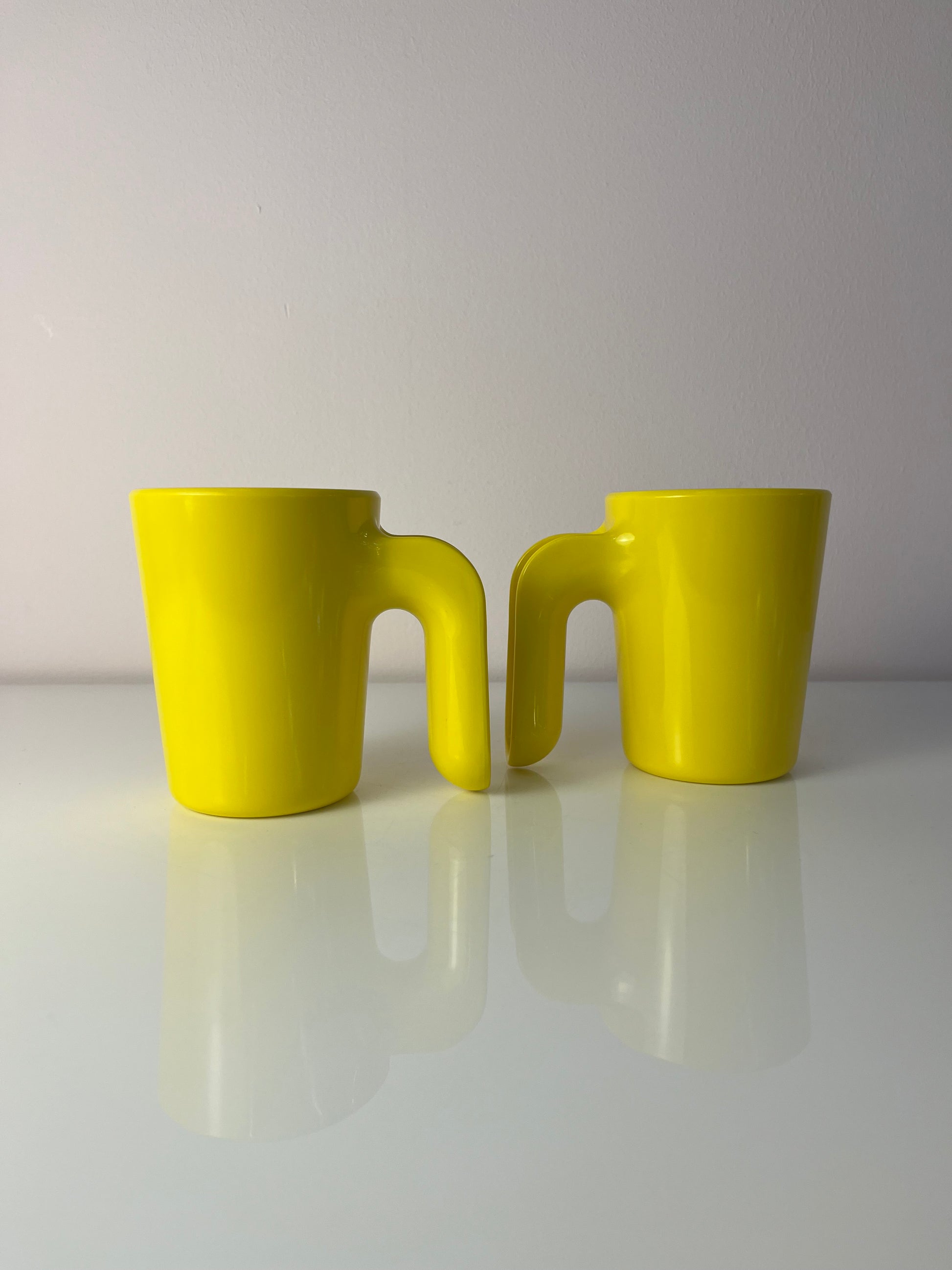 Set: 2x Tasse gelb von Ole Jensen für Room Copenhagen