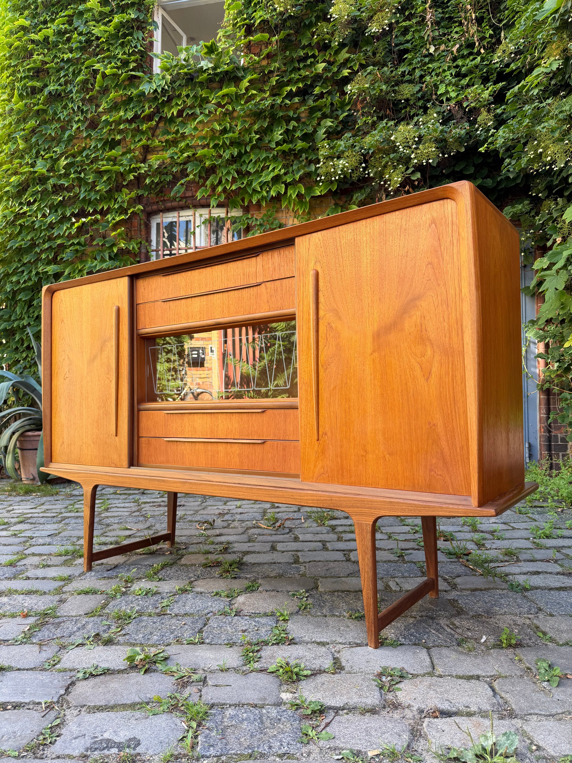 Highboard Teak mit Vitrine & Minibar aus Dänemark