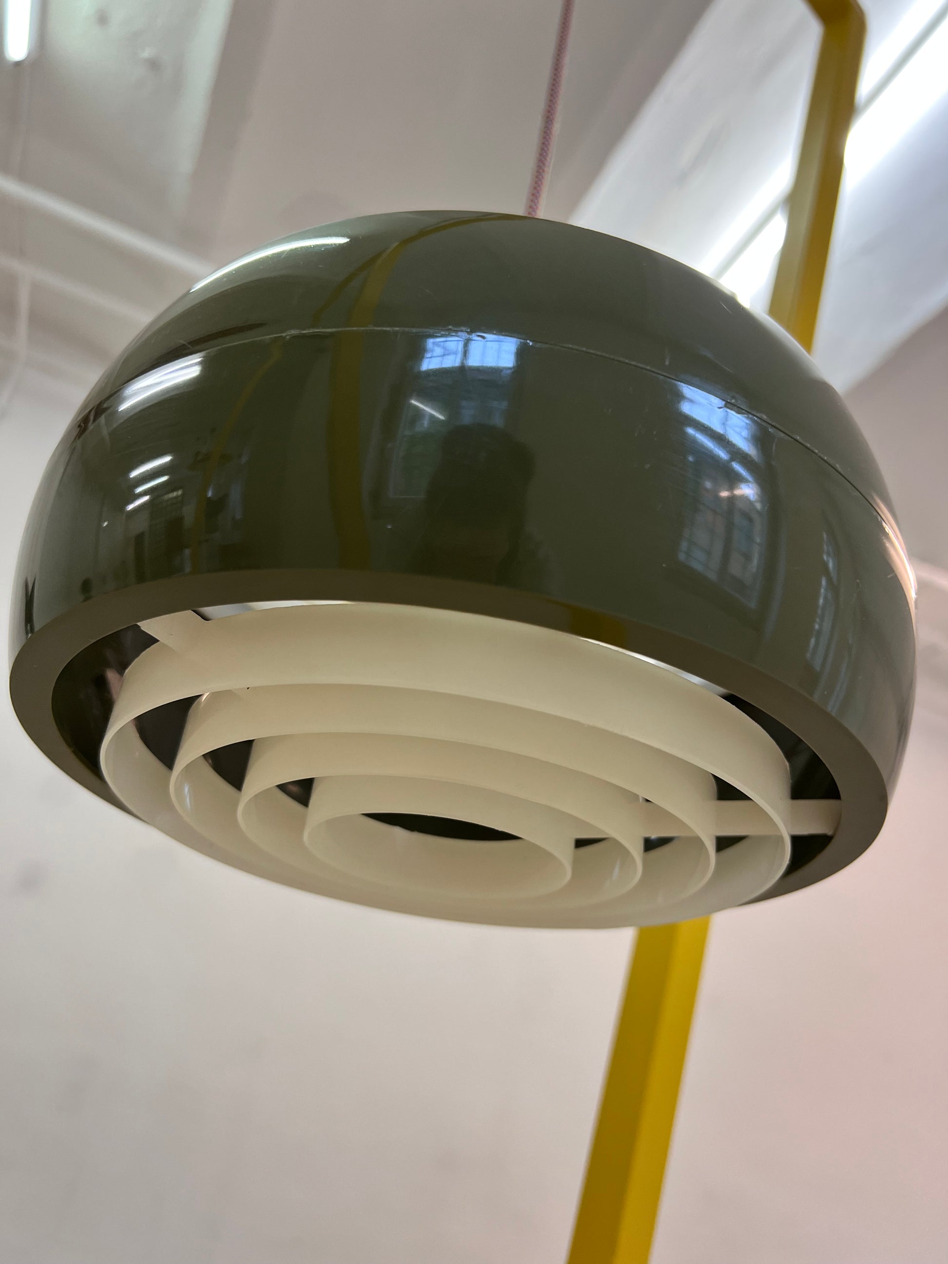 Hängelampe olivgrün Kunststoff aus Dänemark