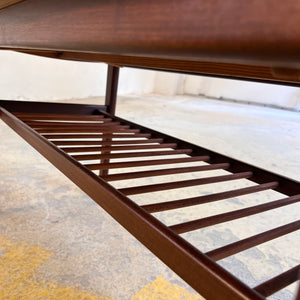 Ausziehbarer Couchtisch Teak mit Ablage