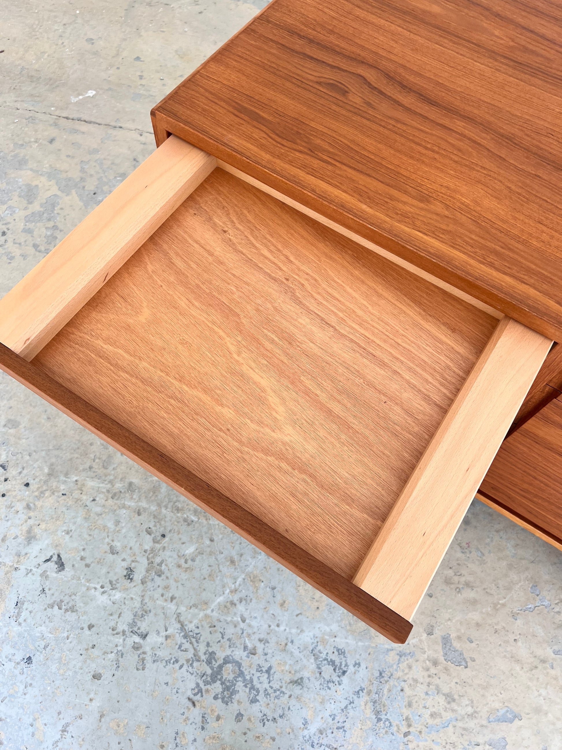 Schreibtisch Teak mit extra Laptop-Fach aus Dänemark