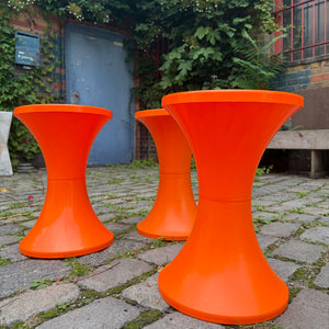 Hocker Tam Tam orange von von Henri Massonnet
