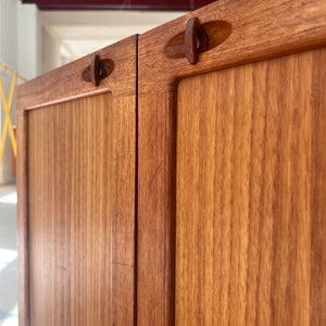 Kommode Teak mit Flügeltüren & neuen Chromfüßen von H. W. Klein