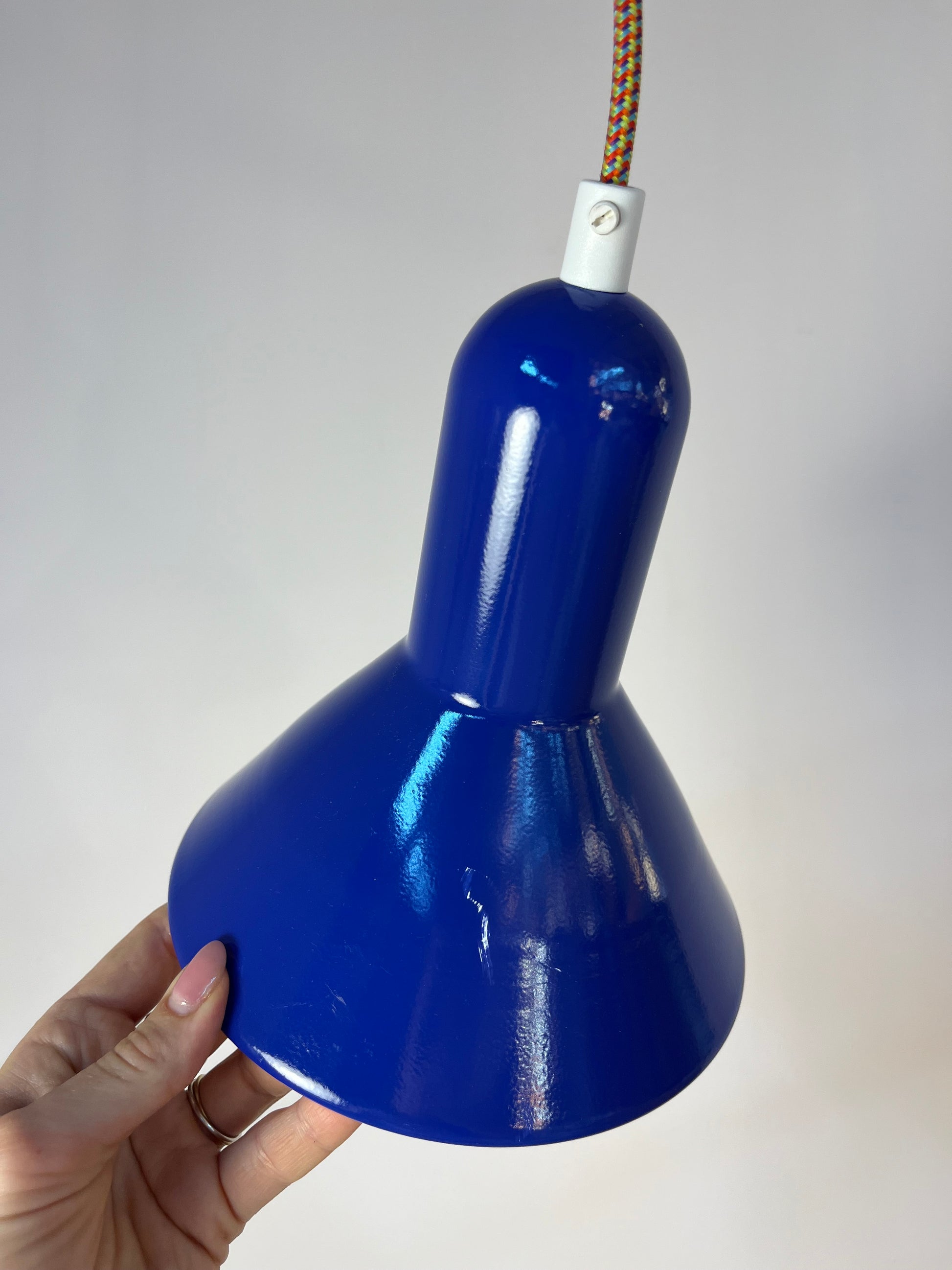 Trichterlampe Typ 4995 königsblau von Lyfa