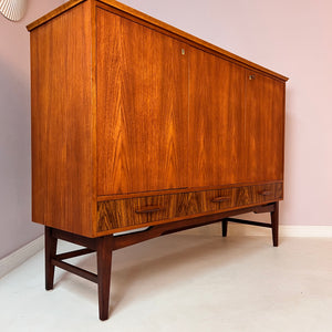 Highboard Teak & Walnuss aus Schweden