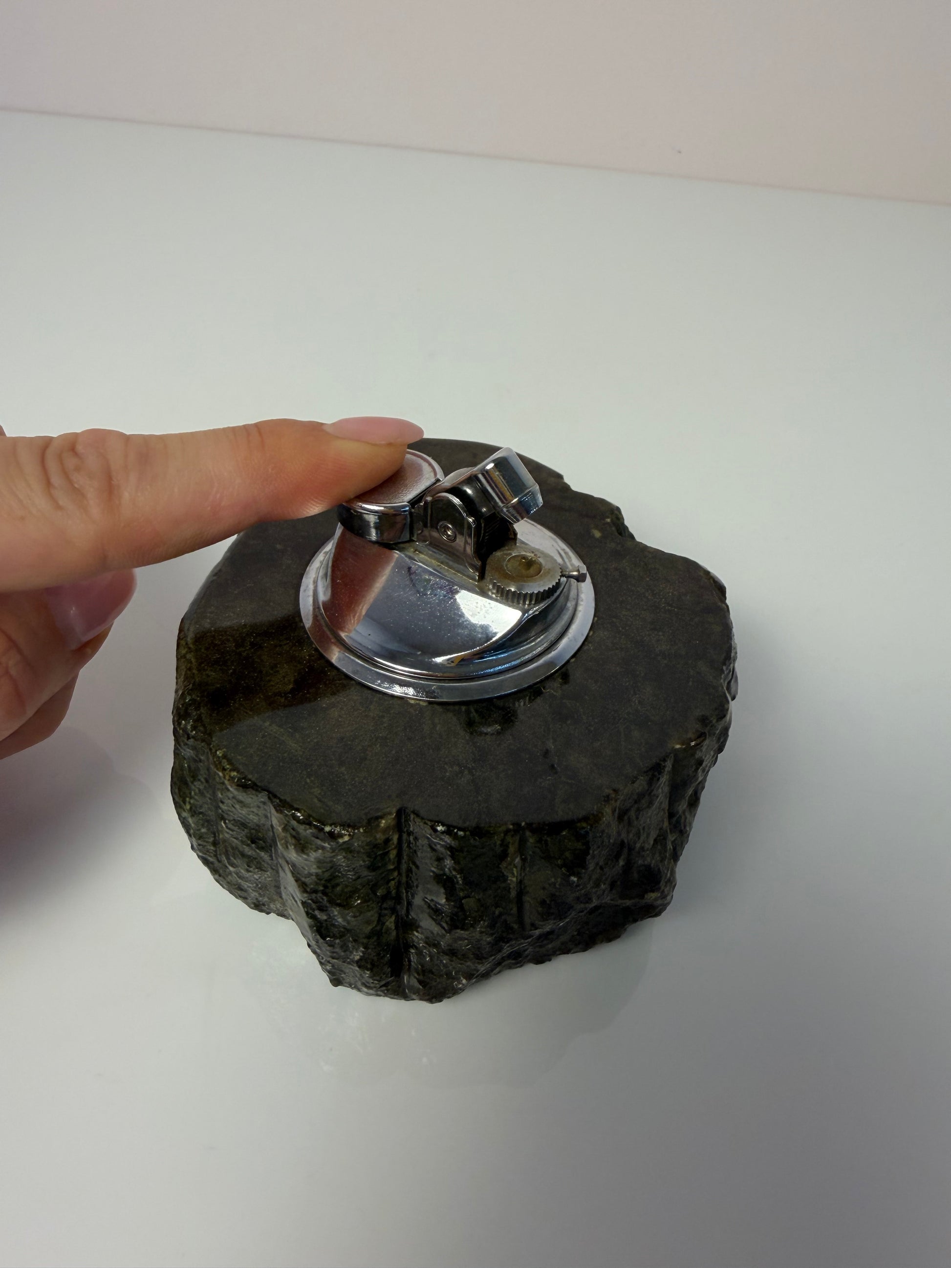 Tischfeuerzeug grün schwarz Alabaster
