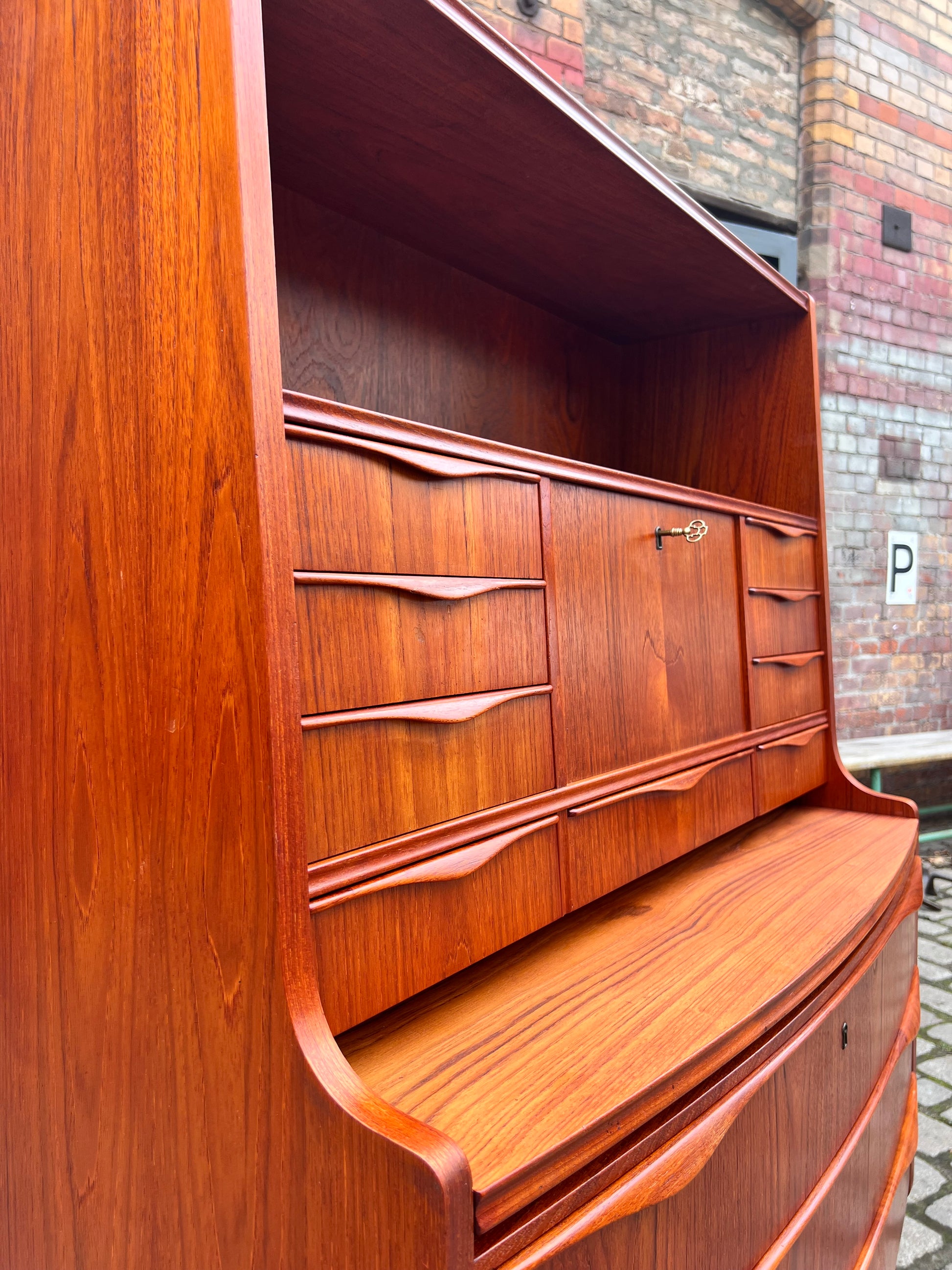 Halbrunder Sekretär Teak aus Dänemark