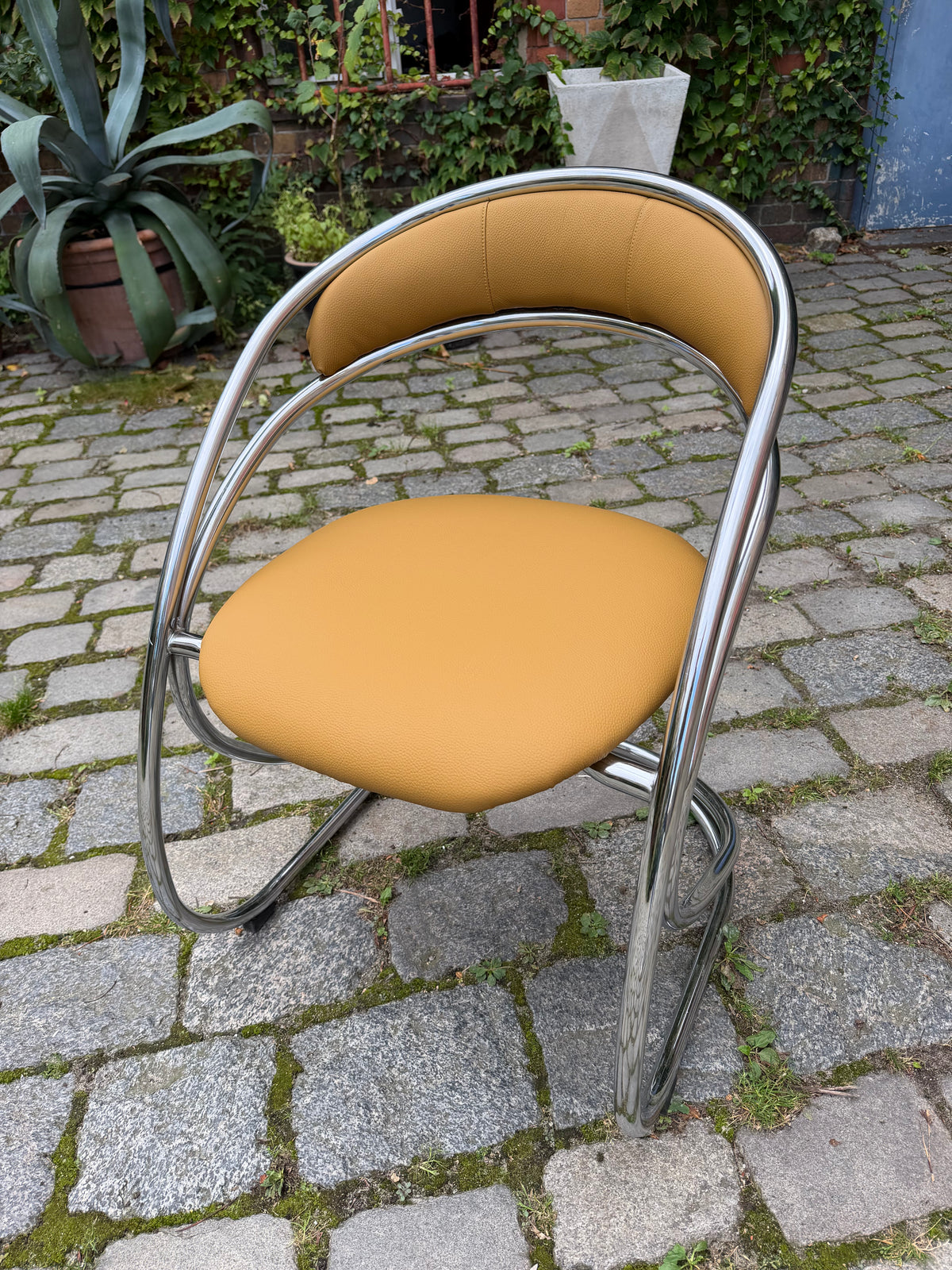 Freischwinger senfgelb neu gepolster Leder Chrom