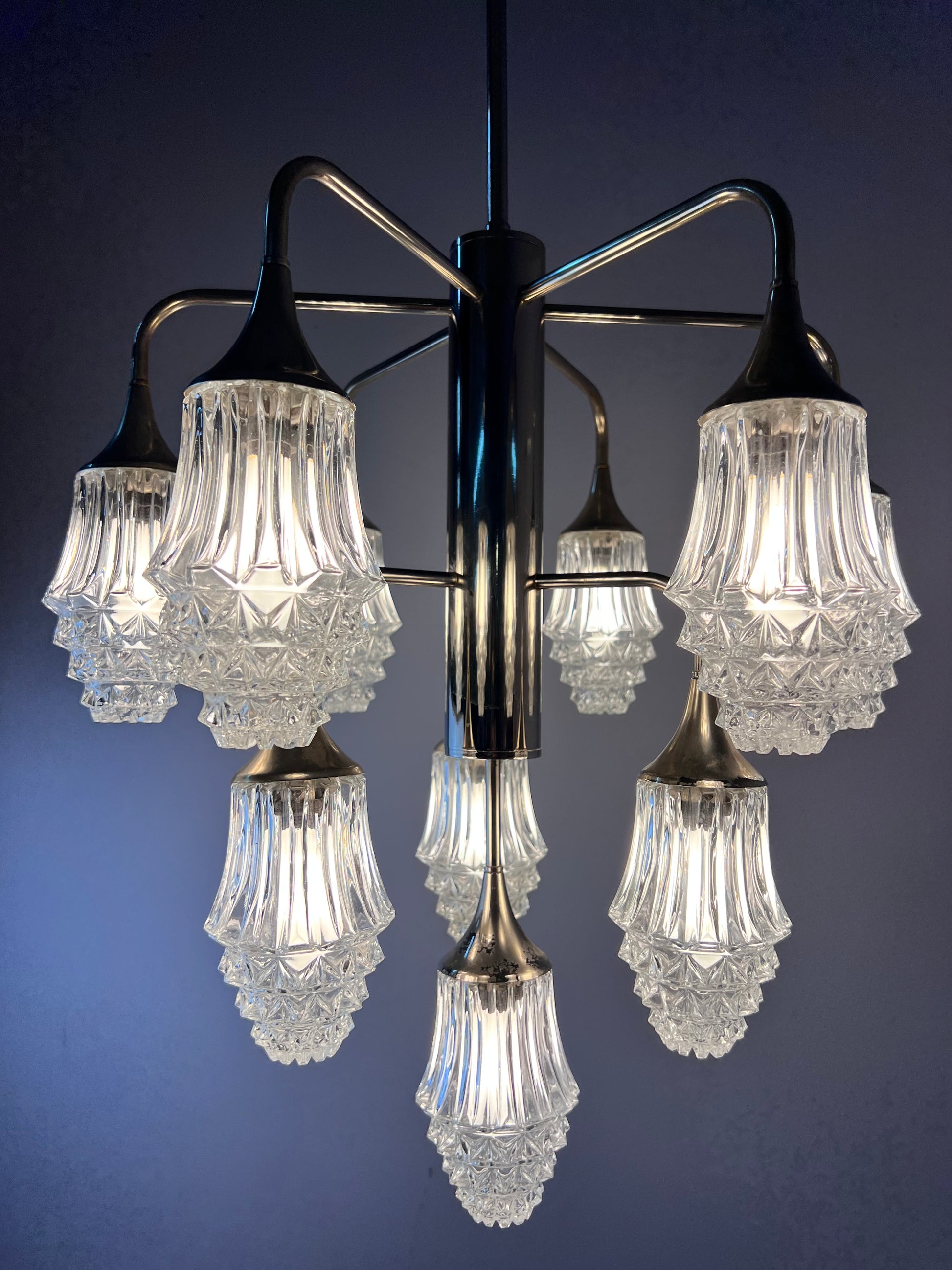 10-flammiger Kronleuchter Glas Chrom von Richard Essig