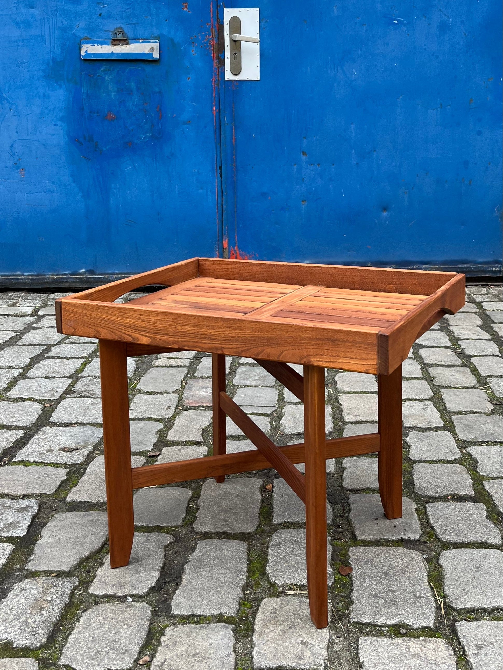 Klappbarer Beistelltisch Teak mit Tablett