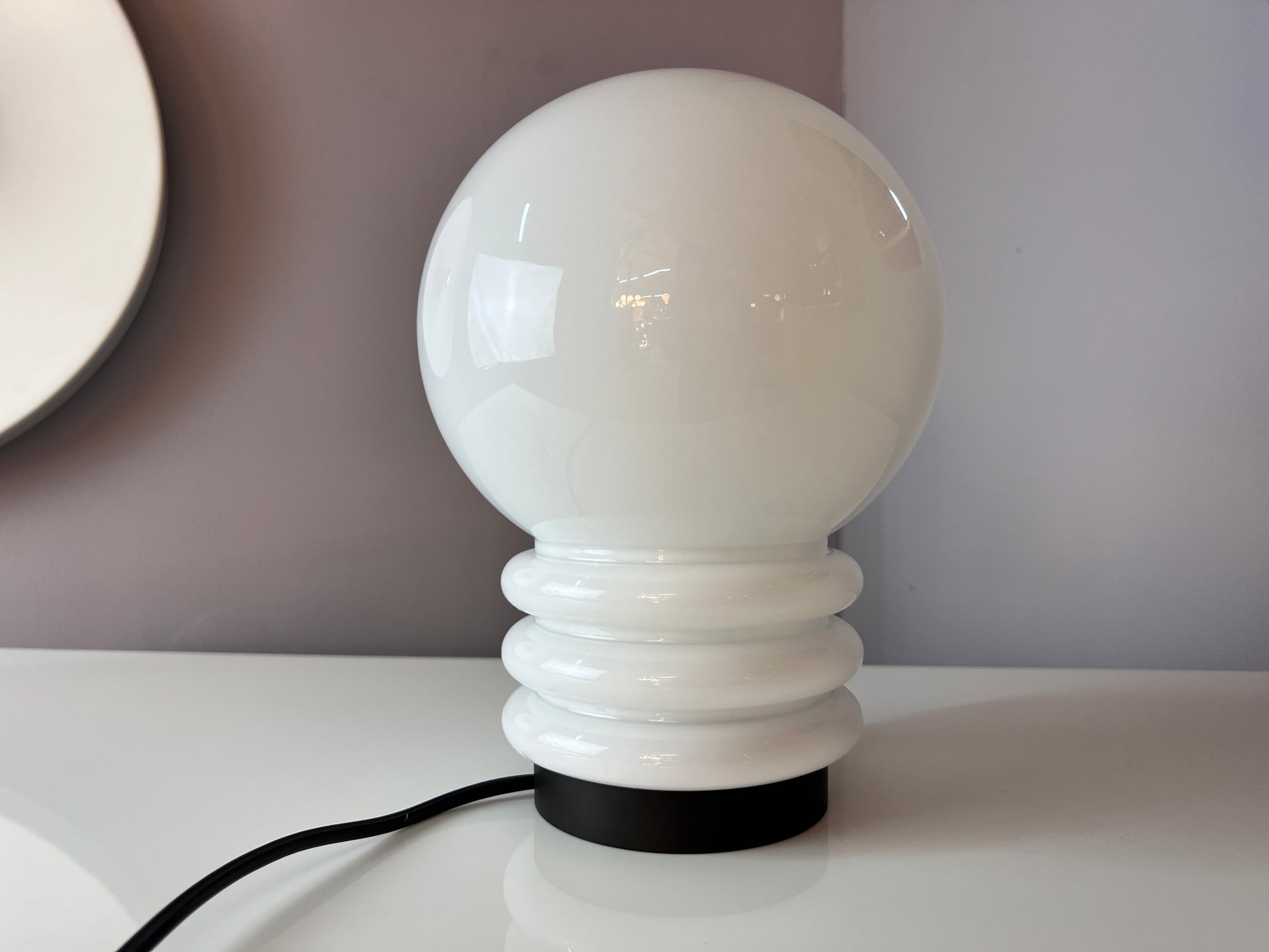 Tischlampe weiß Glas von Glashütte Limburg