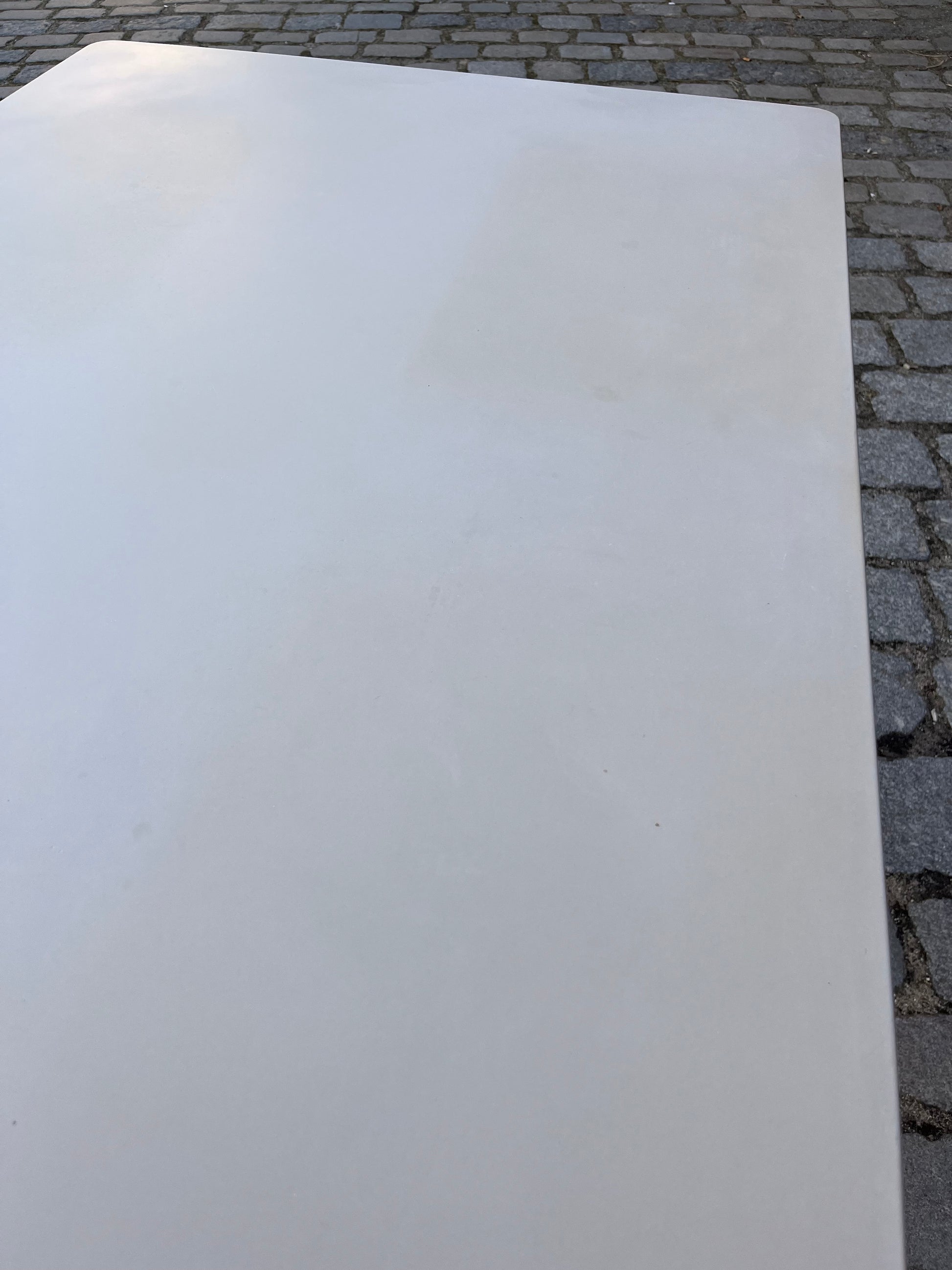Esstisch mit Linoleum-Platte hellgrau Buche