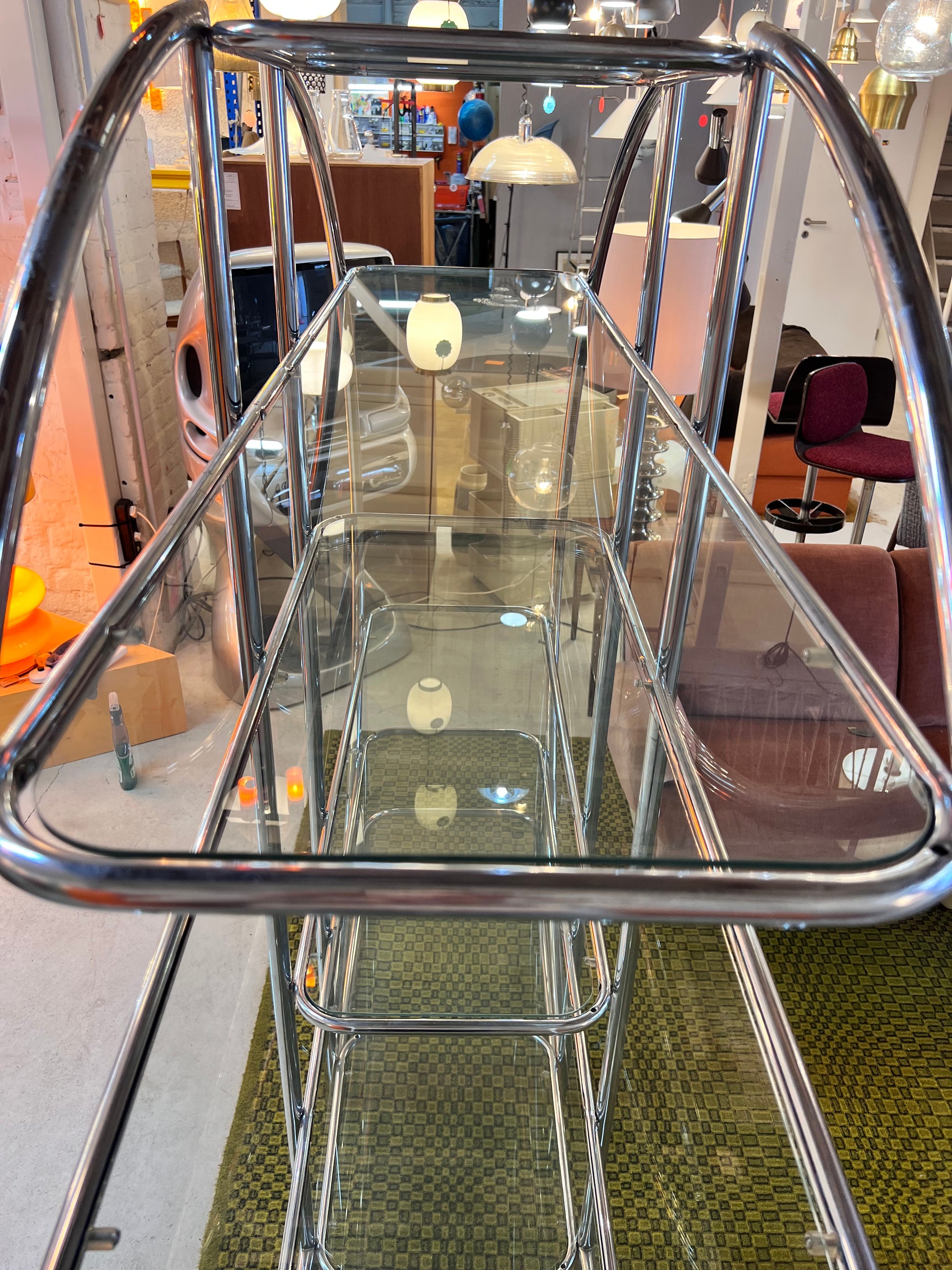 Rundes Regal / Raumteiler Chrom & Glas - Designklassiker