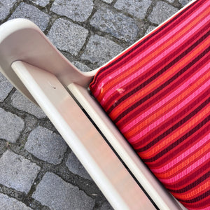 Sessel 70er pink gestreift