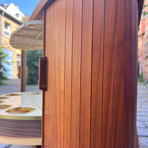 Eckbar Nussbaum mit drehbarem Regal