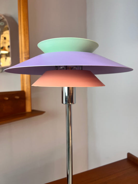 Tischlampe flieder pastell neu lackiert aus Dänemark
