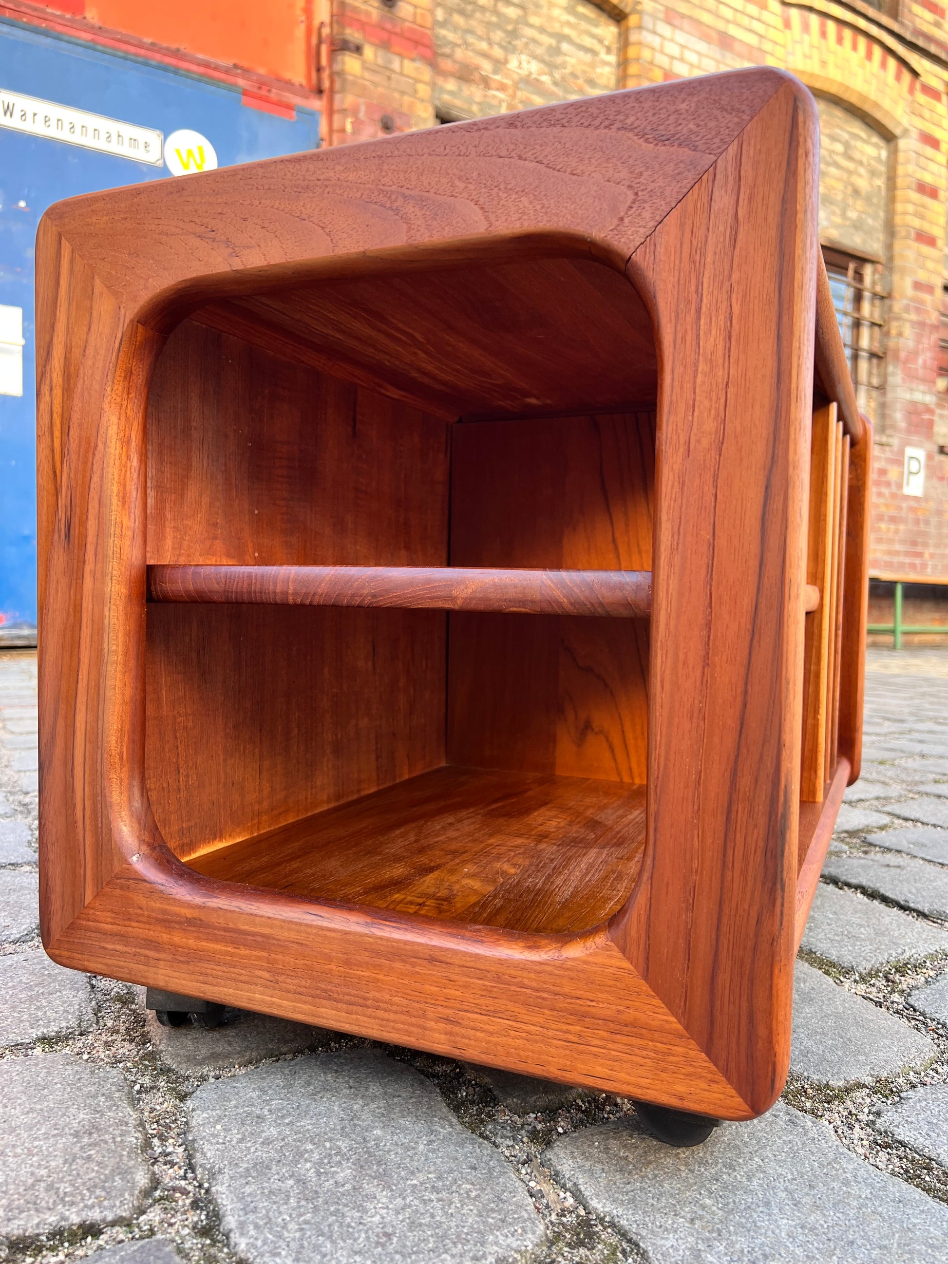 Rollwagen für Schallplatten Teak aus Dänemark