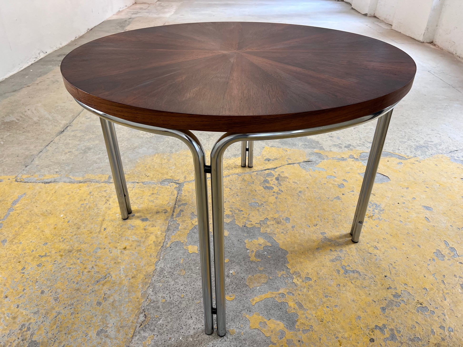 Runder Esstisch Palisander & Chrom