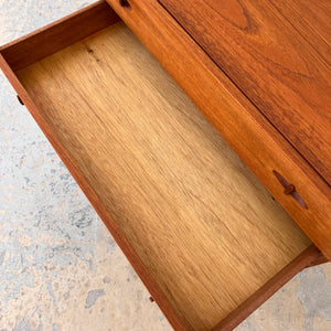 Kommode Teak mit neuen Chromfüßen von H. W. Klein für Bramin
