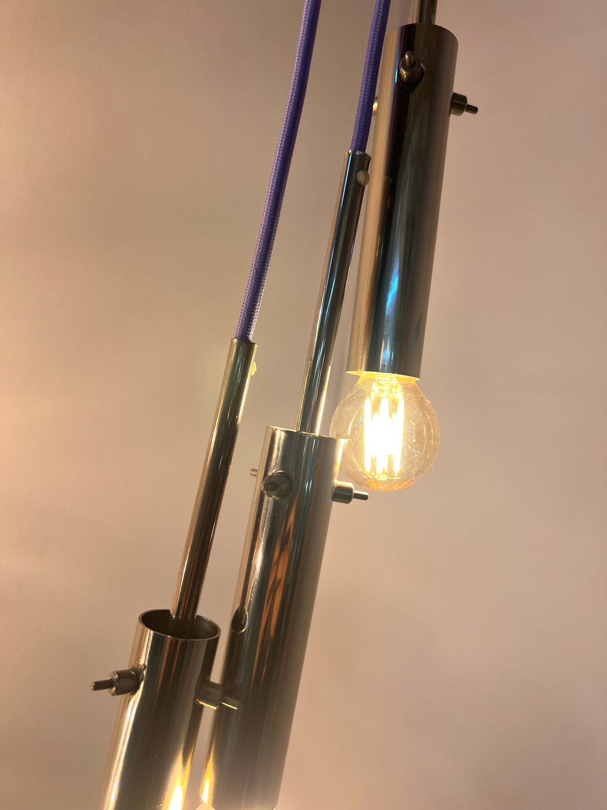 Hängelampe Chrom mit variablem Leuchtmittel