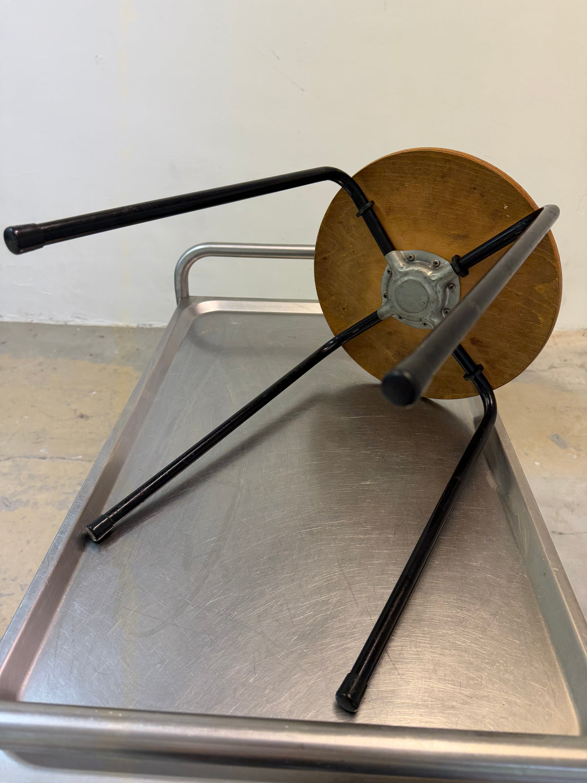 Dot Hocker schwarz Teak von Arne Jacobsen für Fritz Hansen