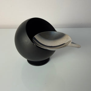 Kugelaschenbecher schwarz Chrom von Quist