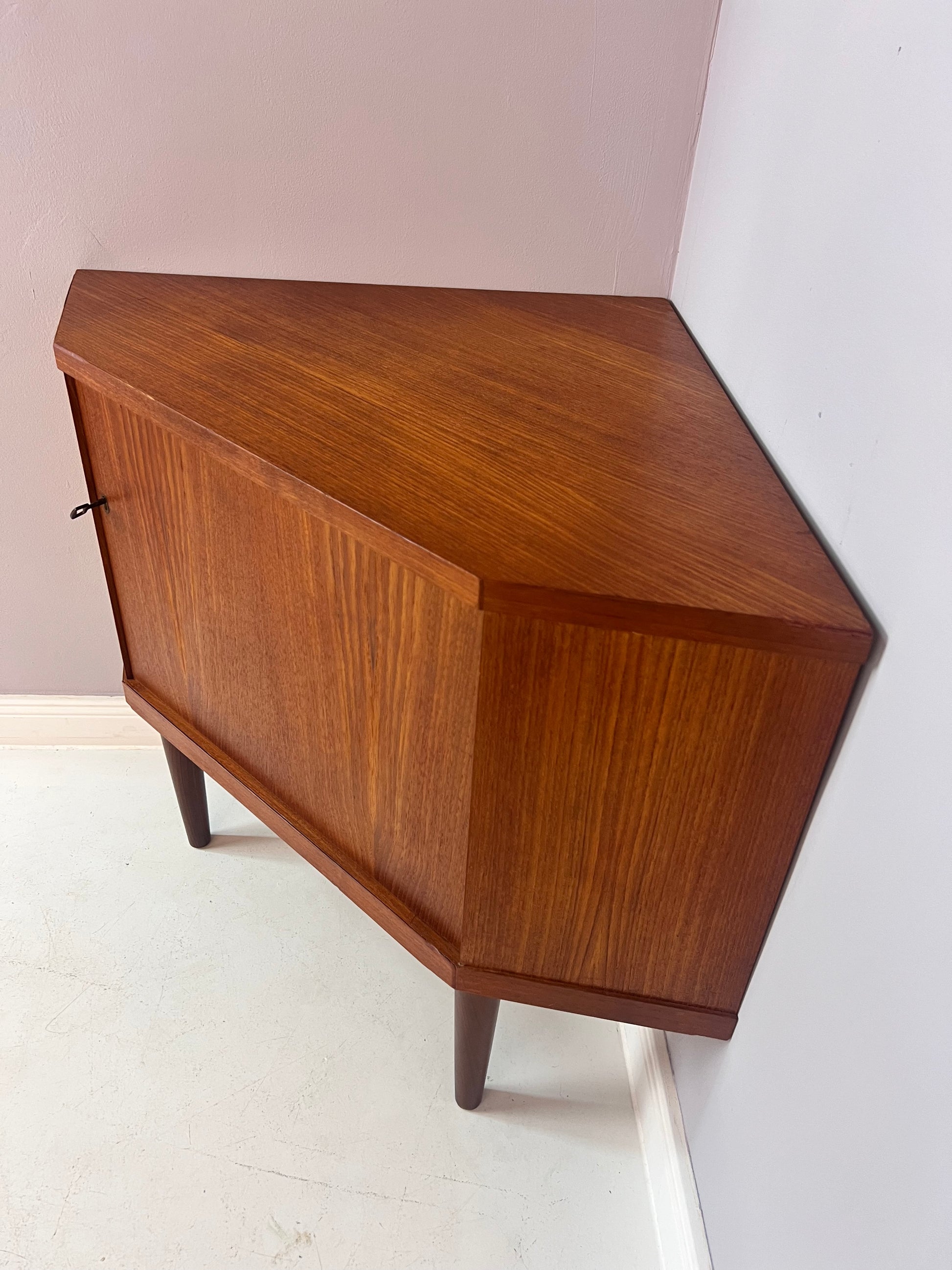 Eckschrank Teak aus Dänemark