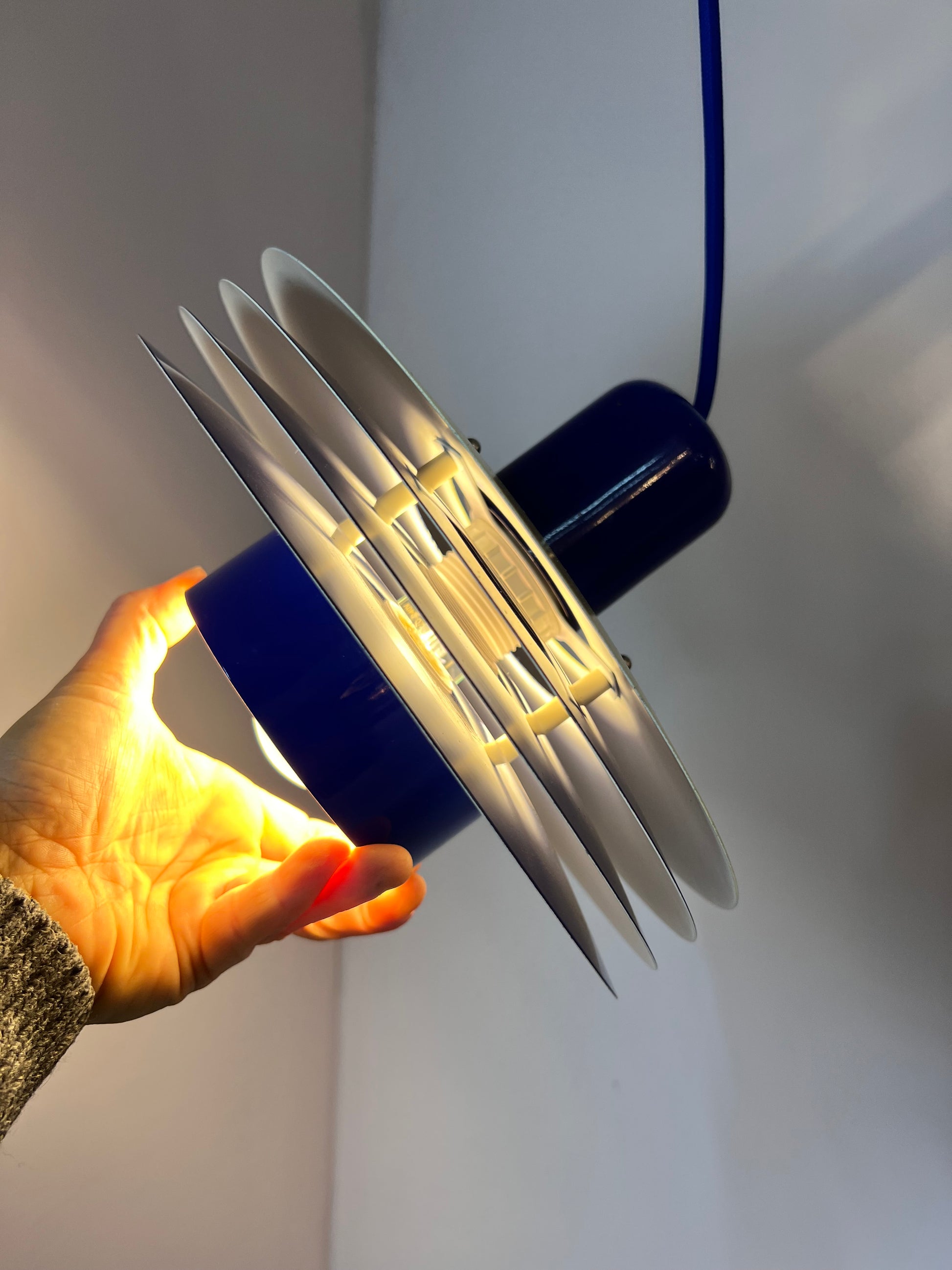 Hängelampe Typ 763 blau gelb von Horn