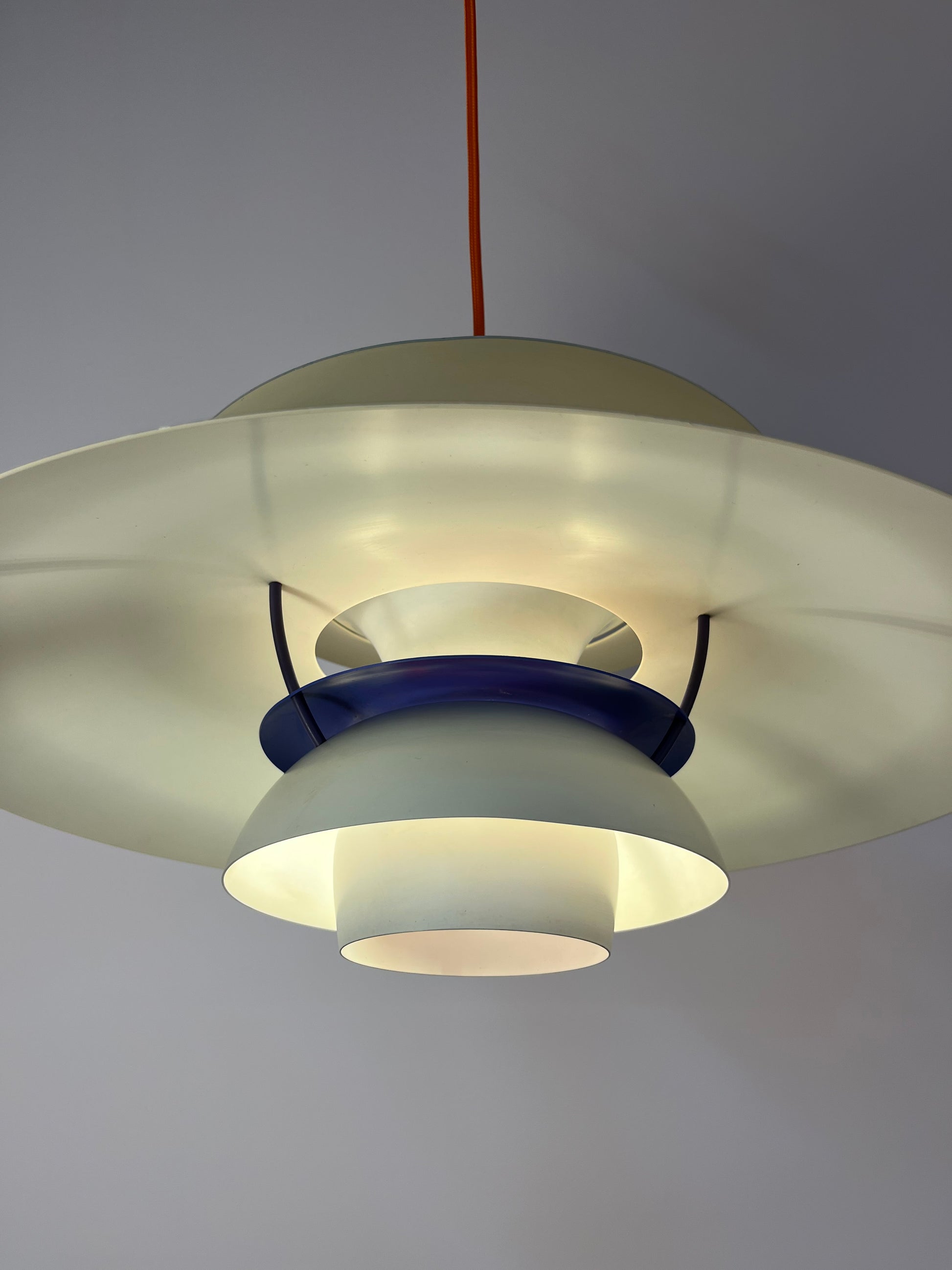Lamellenlampe PH5 weiß von Poul Henningsen für Louis Poulsen