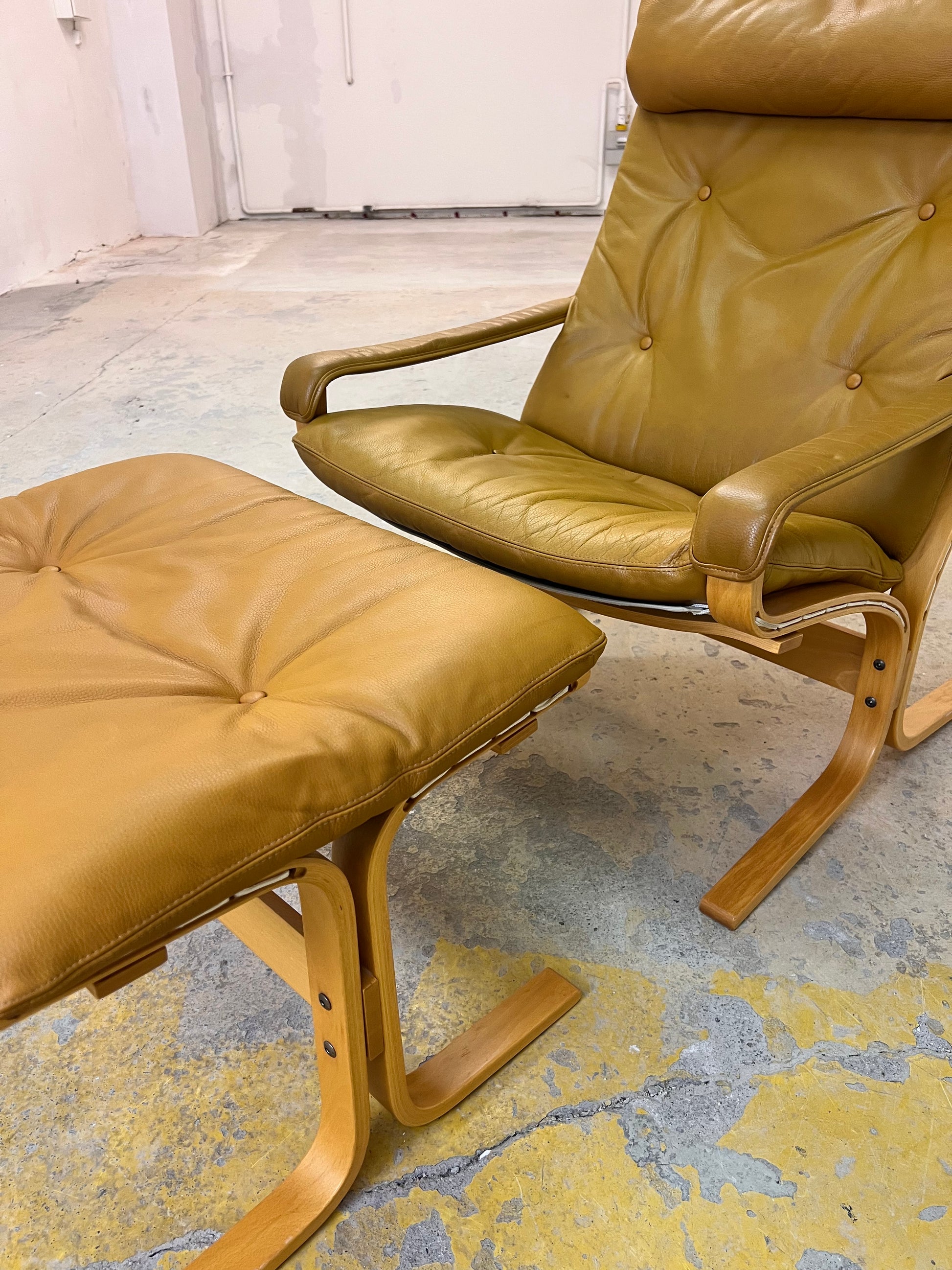 Set: Sessel Siesta mit Hocker Echtleder von Ingmar Relling für Westnofa