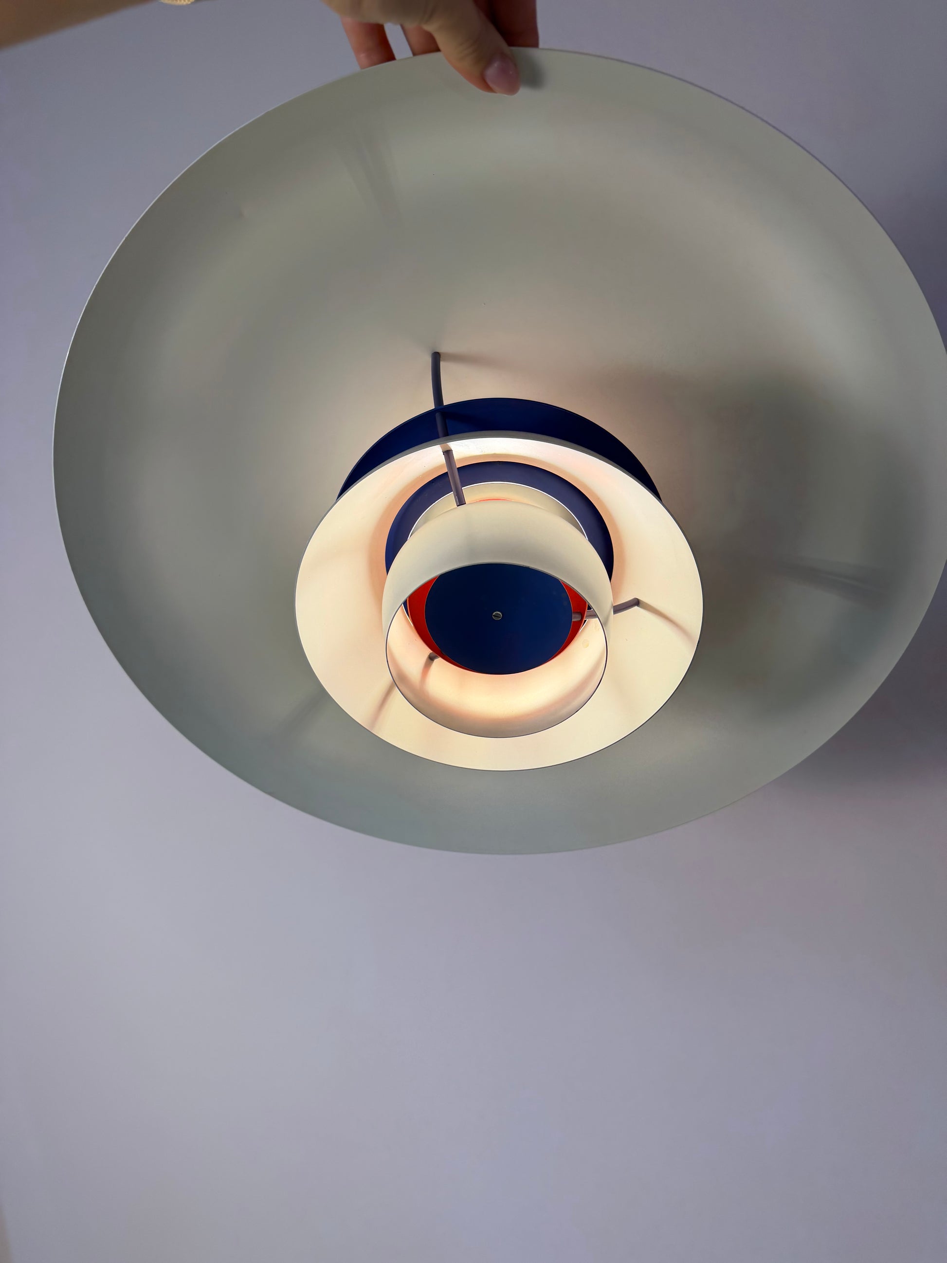 Lamellenlampe PH5 weiß von Poul Henningsen für Louis Poulsen