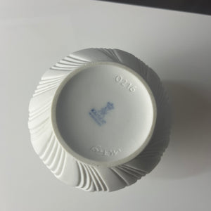 Vase 0216 Biskuitporzellan von Manfred Frey für Kaiser