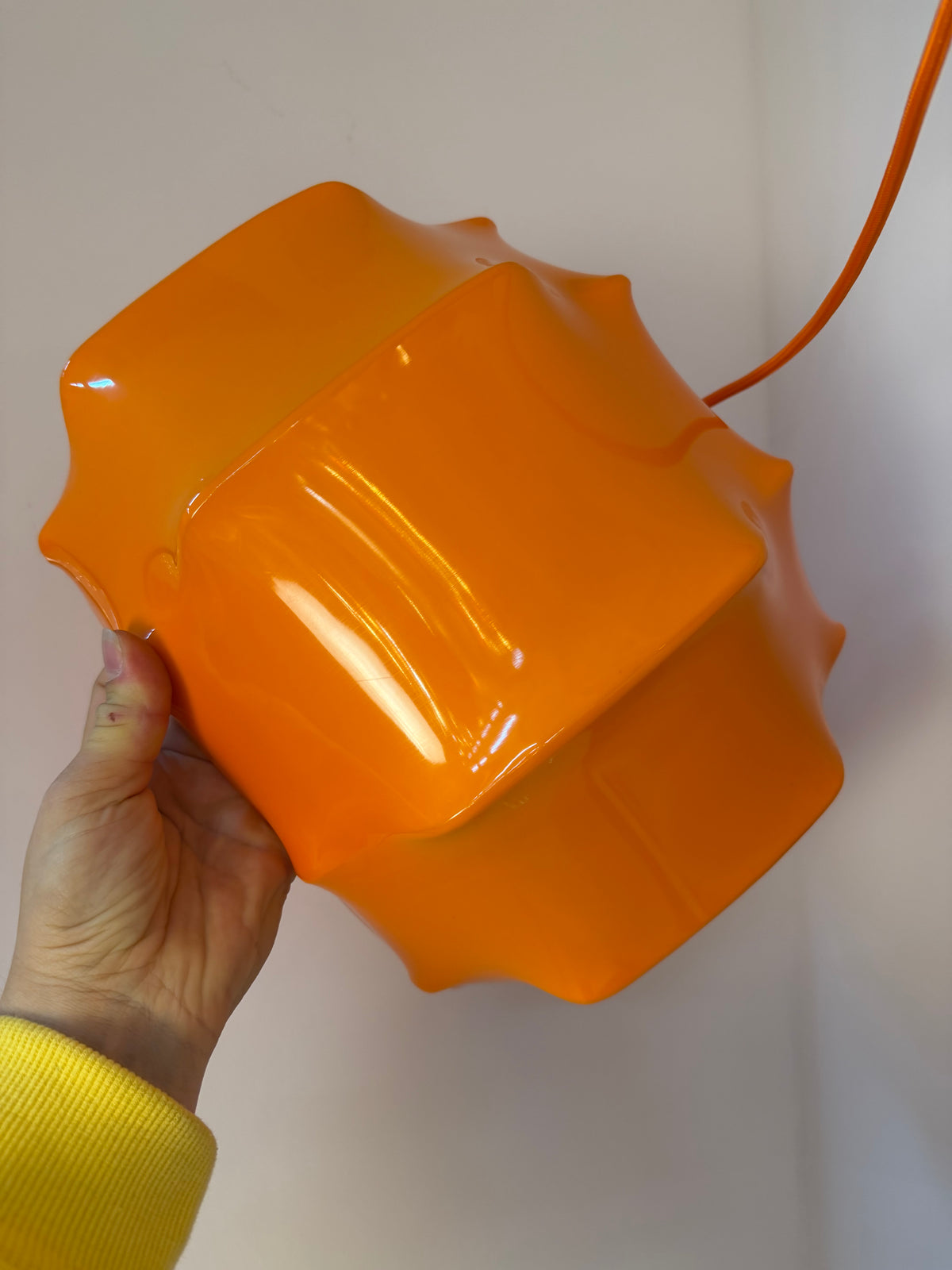 Hängelampe orange mit orangem Kabel von Ilka Plast