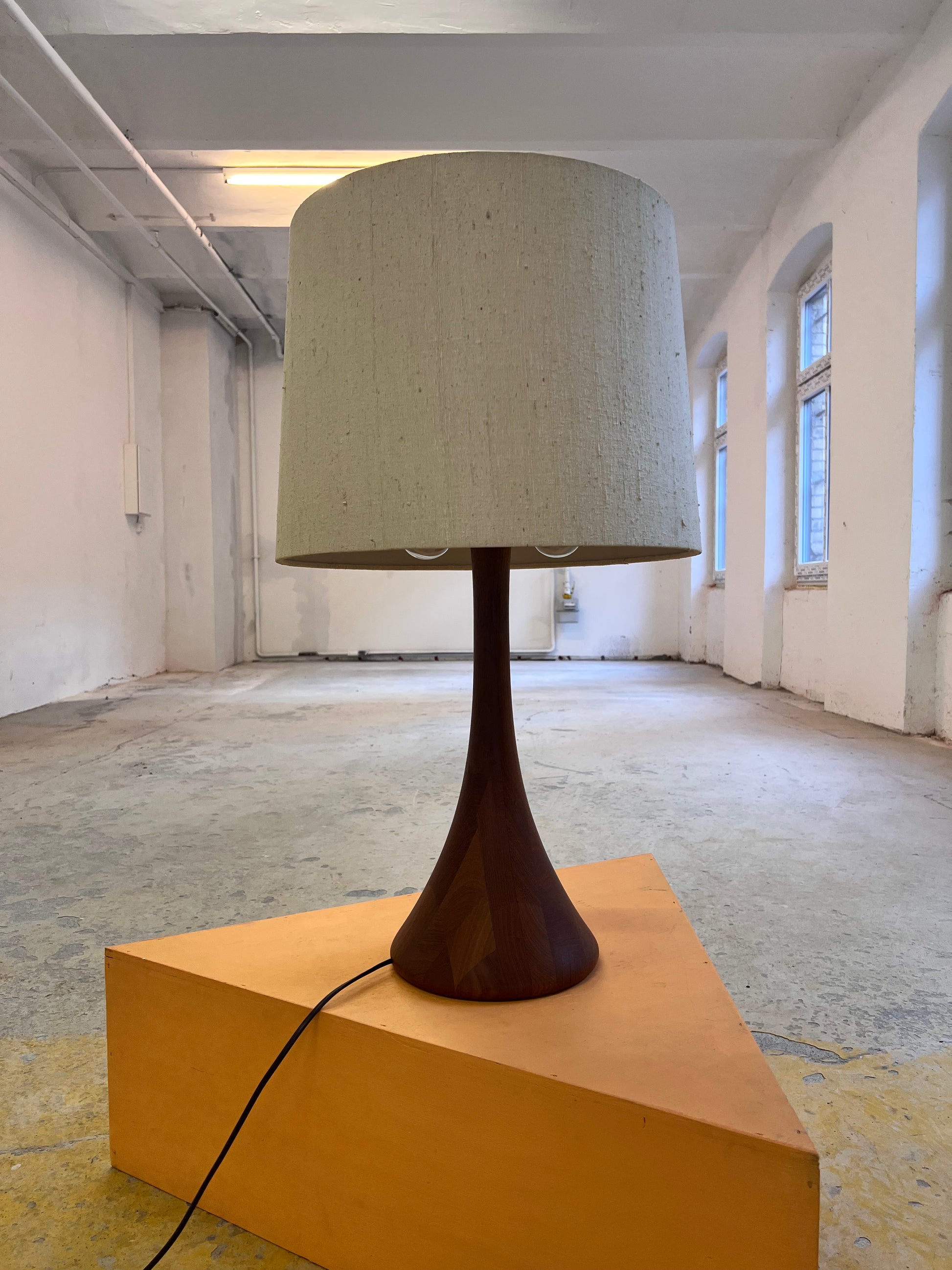 Tischlampe Teak & Rohseide von DOMUS