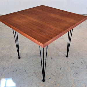 Quadratischer Esstisch Teak mit original Hairpinlegs