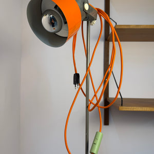 Stehlampe orange Chrom von AKA Werke