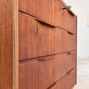 Kommode Teak mit Schloss aus Dänemark